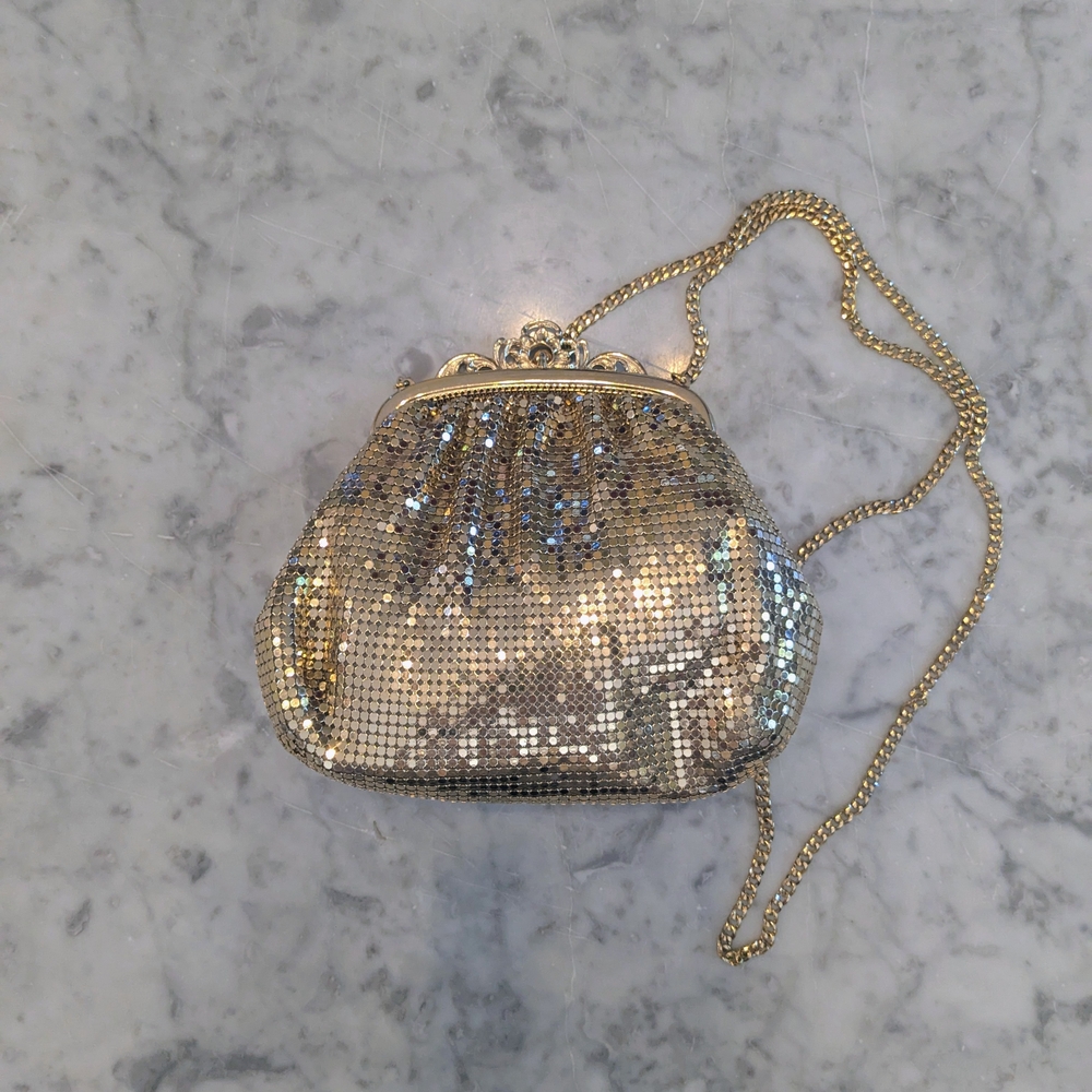 Whiting & Davis #2722 Gold Mesh Shoulder Bag/Clutch - Picture 3 of 7